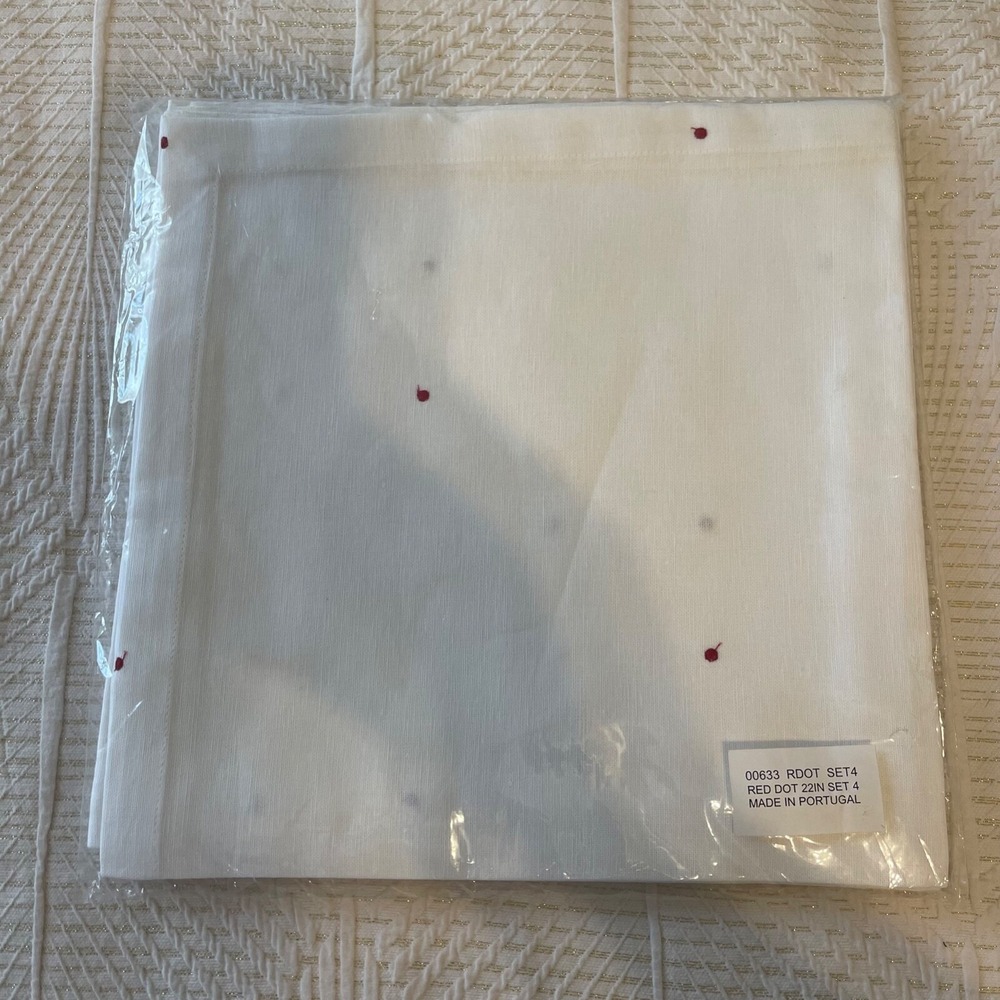 Set of 8‎ Garnet Hill Red Dot Dinner Napkins 22 x 22  Retail @ $120